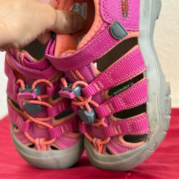 Keen Newport H2 Kids Hiking Rugged Pink Closed Toe Washable  Sandals Toddler 11 - Picture 4 of 7